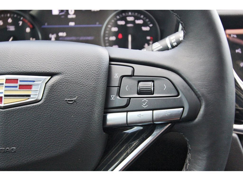 Certified 2023 Cadillac XT6 Premium Luxury w/ Technology Package FWD image 17