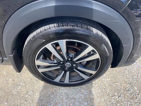 Used 2018 Nissan Kicks SV FWD image 29
