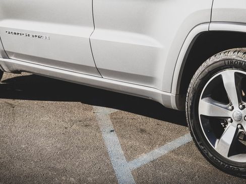 Used 2015 Jeep Grand Cherokee Overland image 29