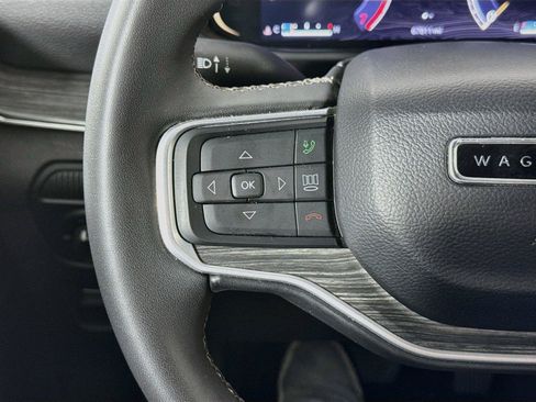 Used 2024 Jeep Wagoneer Series II w/ Flexible Seating Group RWD image 12