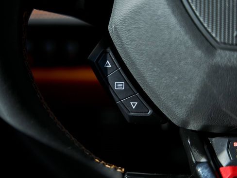 Used 2020 Lamborghini Huracan EVO image 47