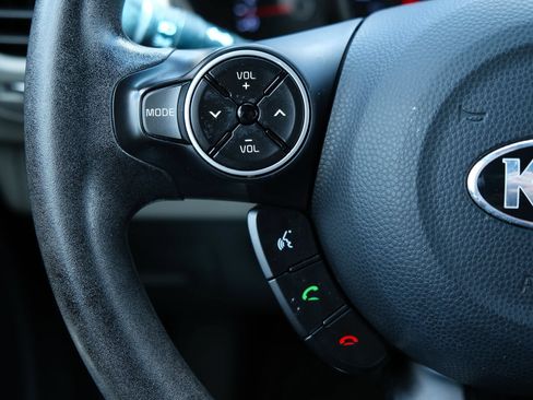 Used 2018 Kia Soul FWD image 23