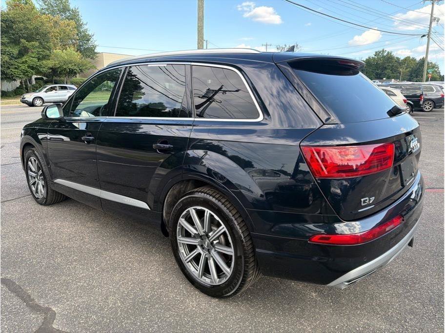 Used 2017 Audi Q7 3.0T Prestige AWD/4WD image 4