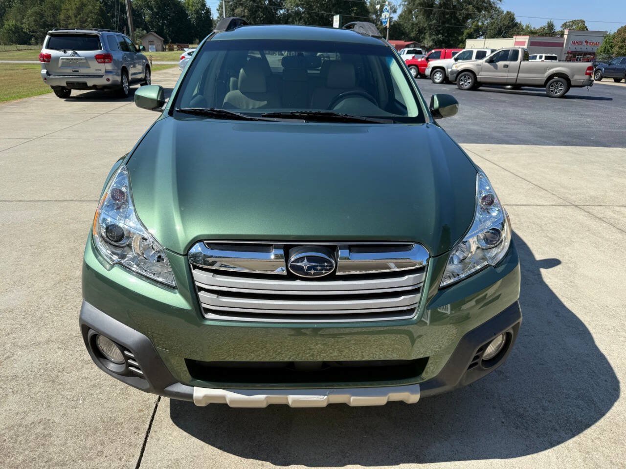 Used 2013 Subaru Outback 2.5i Limited w/ Moonroof Pkg AWD/4WD image 6