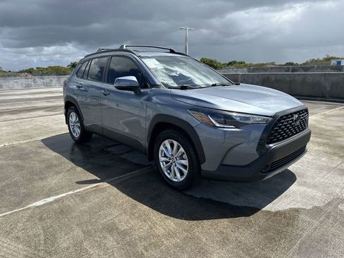 Used 2024 Toyota Corolla Cross LE w/ Moonroof Package image 17