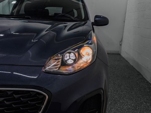 Used 2022 Kia Sportage LX image 5