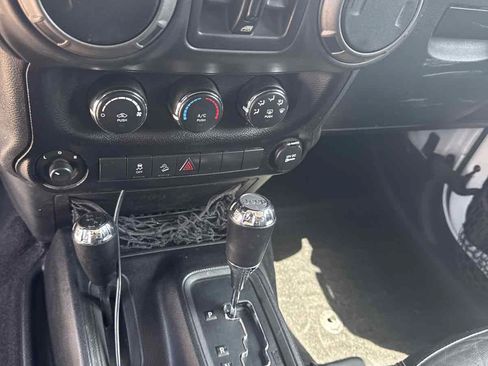 Used 2016 Jeep Wrangler Unlimited Sport AWD/4WD image 16