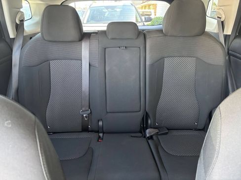 Used 2025 Kia Sportage LX AWD/4WD image 36