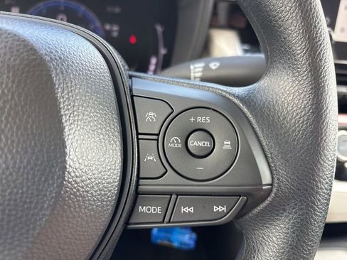 Used 2026 Toyota Corolla LE FWD image 8