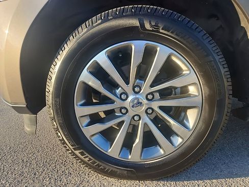 Used 2018 Ford Expedition Limited image 11