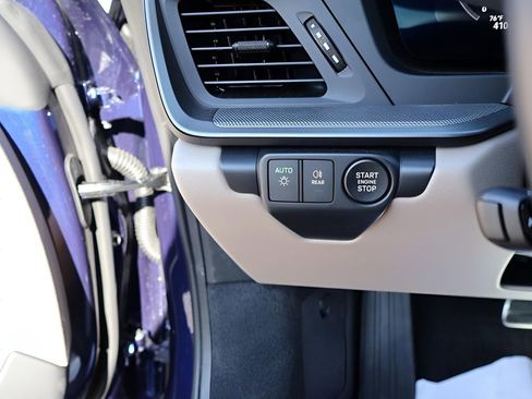 Used 2025 Porsche 911 Carrera image 33