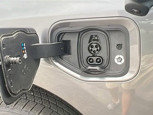 New 2025 Ford F150 Lightning Lariat image 18