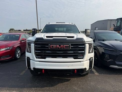Used 2025 GMC Sierra 3500 AT4 w/ AT4 Premium Plus Package AWD/4WD image 12