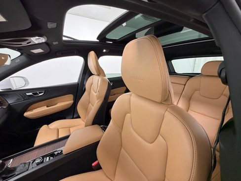Used 2019 Volvo XC60 T6 Inscription w/ Protection Package Premier AWD/4WD image 29