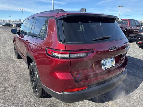 Used 2024 Jeep Grand Cherokee L Limited w/ Black Appearance Package image 5