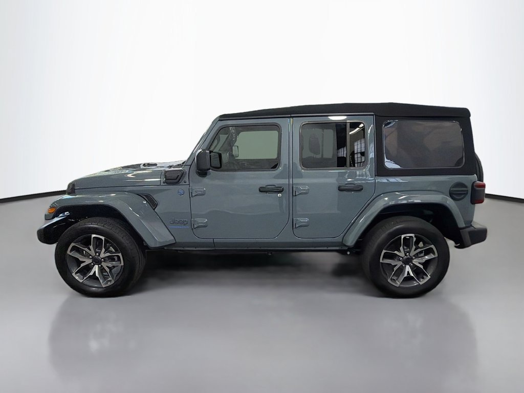 Used 2024 Jeep Wrangler Unlimited w/ Convenience Group AWD/4WD image 6