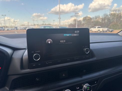 Used 2024 Honda CR-V EX image 19