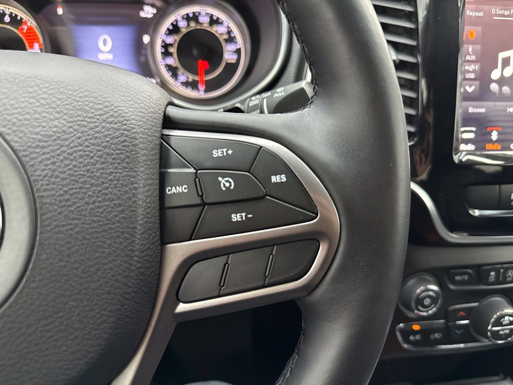 Used 2019 Jeep Cherokee Limited AWD/4WD image 21