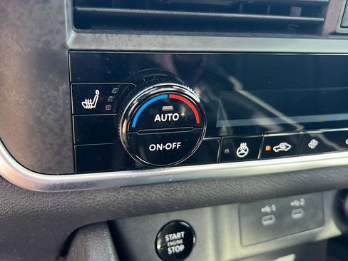 Used 2024 Nissan Rogue SV w/ SV Premium Package image 27