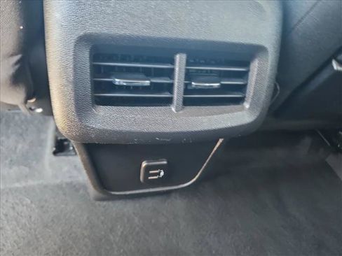 Used 2024 GMC Terrain SLE FWD image 14