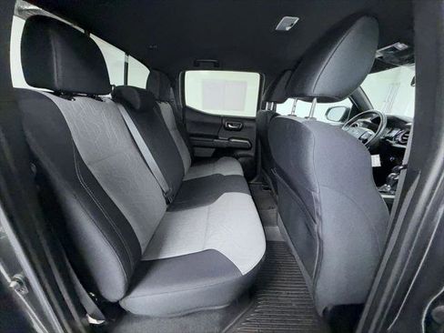Certified 2023 Toyota Tacoma TRD Off-Road AWD/4WD image 9