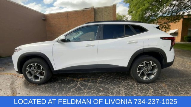 Used 2025 Chevrolet Trax LT w/ Driver Confidence Package FWD image 5