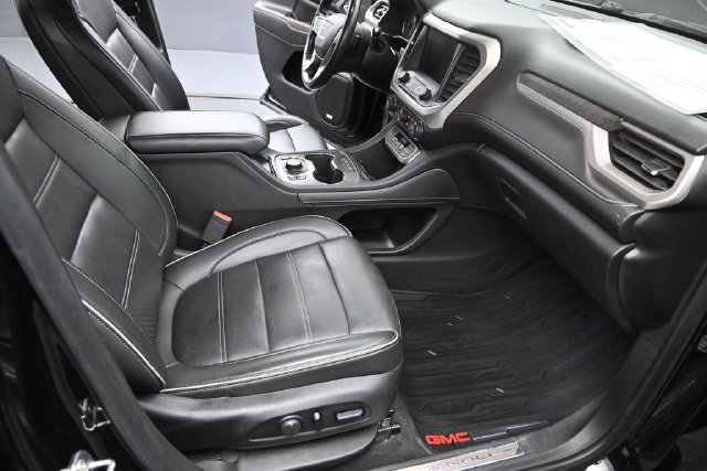 Used 2021 GMC Acadia Denali w/ Denali Technology Package AWD/4WD image 23