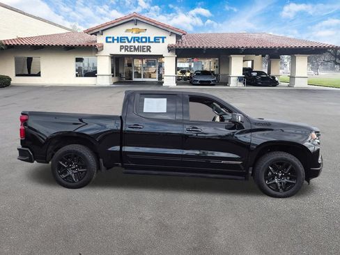 Used 2025 Chevrolet Silverado 1500 High Country w/ Midnight Edition AWD/4WD image 9