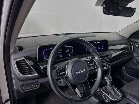 Used 2025 Kia Seltos S image 9
