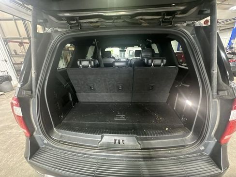 Used 2020 Ford Expedition XLT w/ Equipment Group 202A AWD/4WD image 25