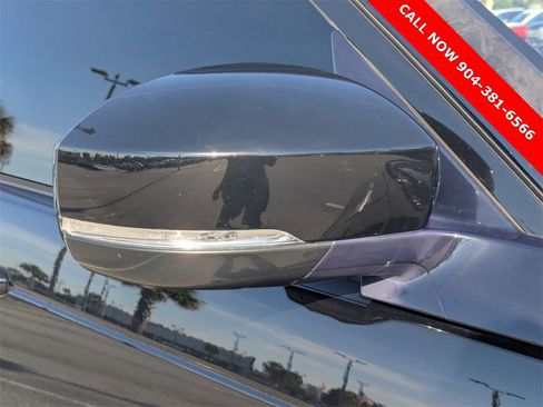 Used 2019 Land Rover Discovery HSE image 25