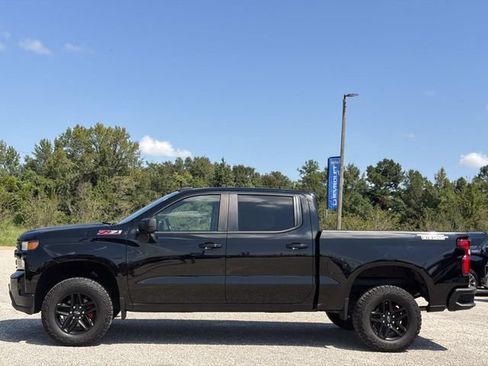 Used 2021 Chevrolet Silverado 1500 Custom Trail Boss w/ Midnight Edition AWD/4WD image 12