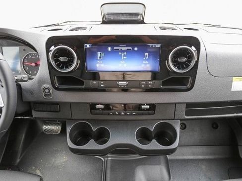 New 2025 Mercedes-Benz Sprinter 2500 image 12