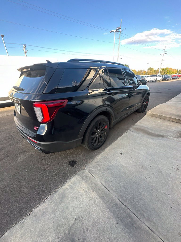 Used 2020 Ford Explorer ST w/ Premium Technology Package AWD/4WD image 4