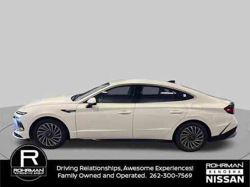 Used 2024 Hyundai Sonata SEL FWD image 2