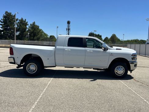 New 2026 RAM 3500 Laramie AWD/4WD image 8