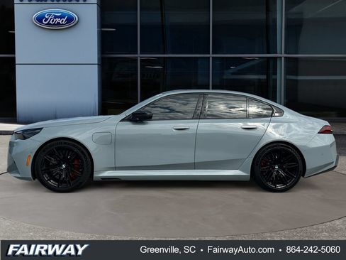 Used 2026 BMW M5 w/ Carbon Package AWD/4WD image 8