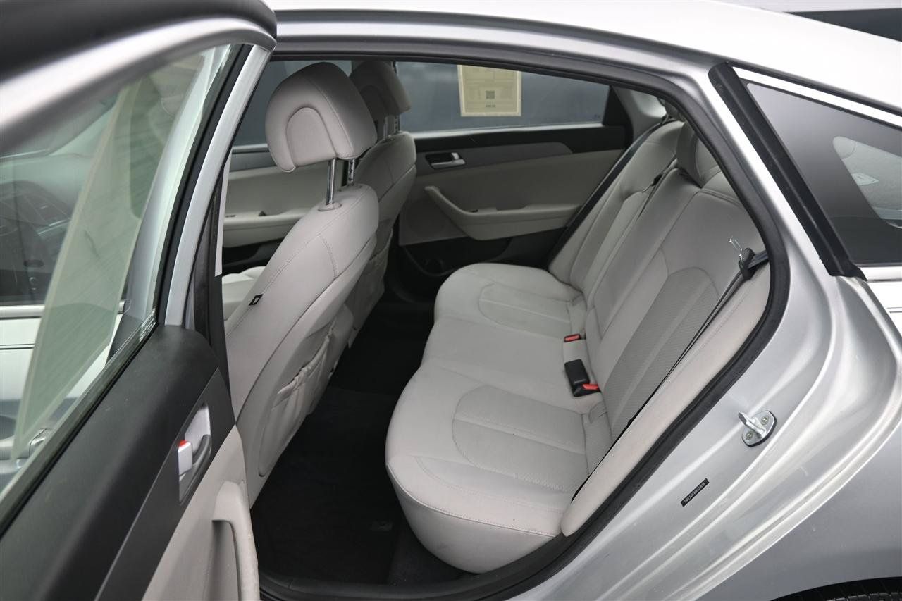Used 2016 Hyundai Sonata SE FWD image 10