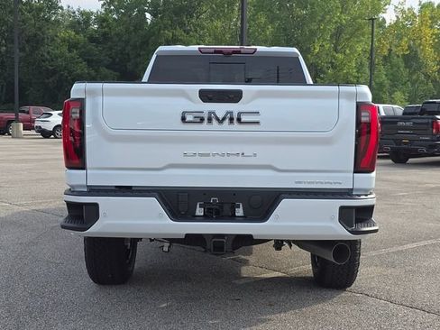 New 2026 GMC Sierra 3500 Denali Ultimate AWD/4WD image 17