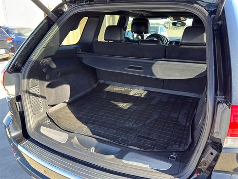 Used 2018 Jeep Grand Cherokee Overland image 29