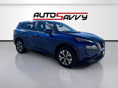 Used 2023 Nissan Rogue SV image 1