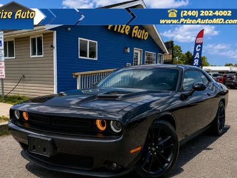 Used 2017 Dodge Challenger SXT w/ Blacktop Package RWD image 1