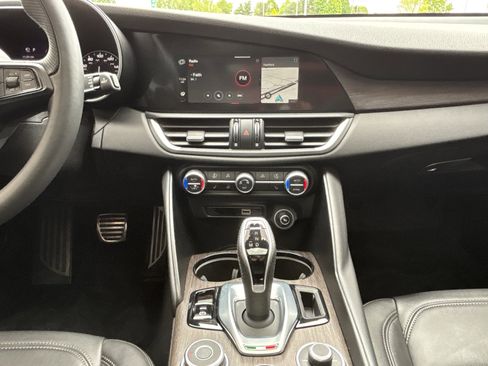 Used 2022 Alfa Romeo Giulia Ti AWD/4WD image 22