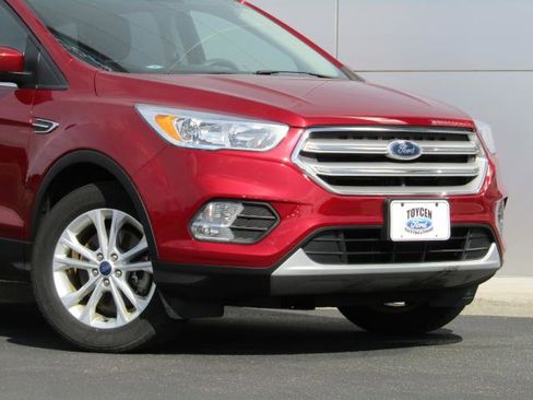 Certified 2018 Ford Escape SE w/ SE Sync 3 Package AWD/4WD image 5