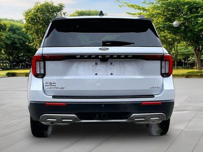 New 2026 Ford Explorer Active w/ Active Comfort Package