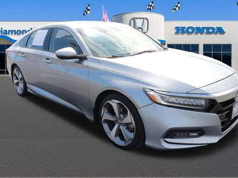 Used 2018 Honda Accord Touring image 1