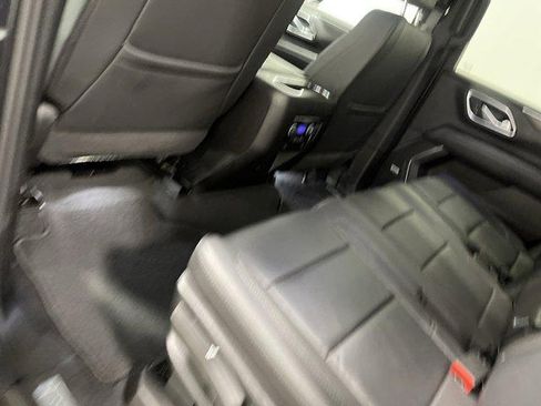 Used 2024 Chevrolet Tahoe LT AWD/4WD image 12