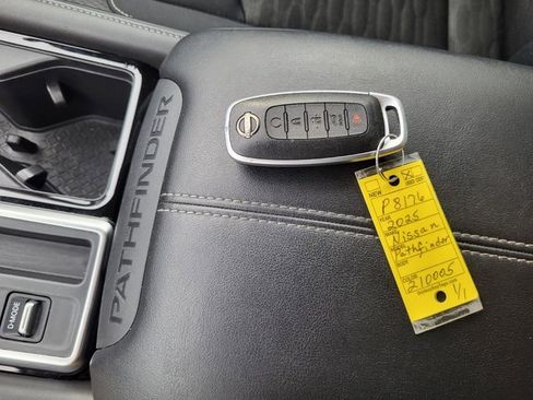 Used 2025 Nissan Pathfinder SV image 23
