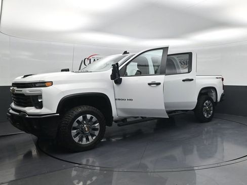 Used 2025 Chevrolet Silverado 2500 Custom w/ Custom Convenience Package AWD/4WD image 33