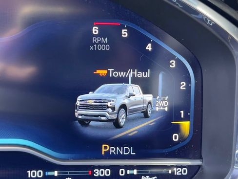 Used 2023 Chevrolet Silverado 1500 LT w/ Z71 Off-Road Package AWD/4WD image 33